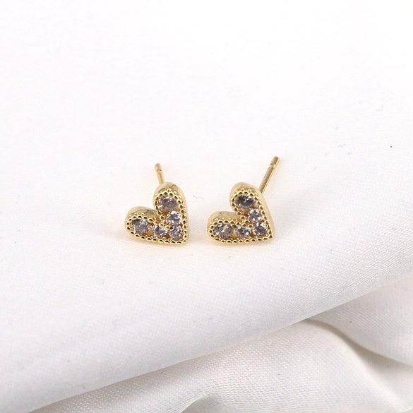 Women's Copper Heart Shaped Zircon Inlaid Earrings Simple Geometric Fashion Jewelry With Diamond Cut Finish