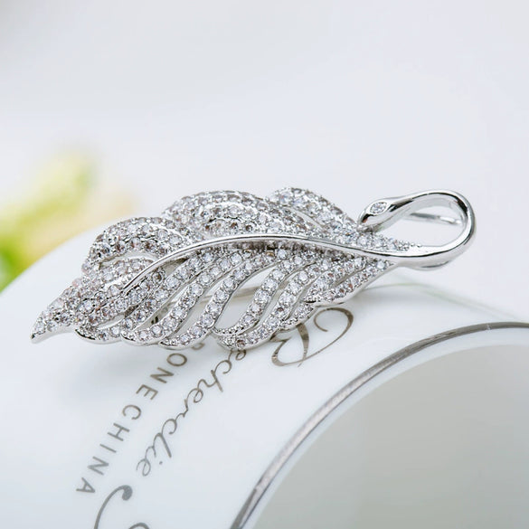 Women's Copper Leaf Brooch With Aaa Zircon Micro Pavé Detail And Electroplated Finish Simple Botanical Jewelry Accessory