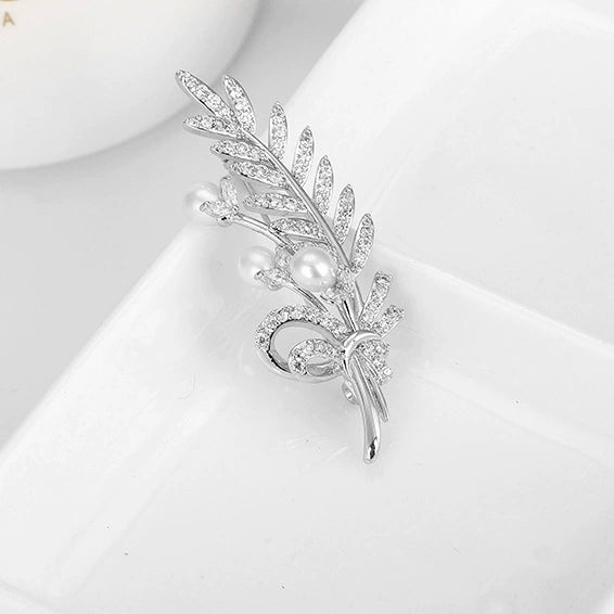 Women's Copper Leaf Brooch With Zircon And Freshwater Pearl Electroplated Minimalist Botanical Corsage Accessory
