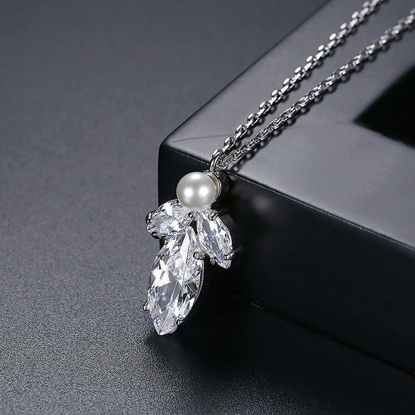 Women's Copper Leaf Pendant Necklace With Mixed Gemstone Inlay And Pearl Detail Electroplated Fashion Jewelry Wholesale