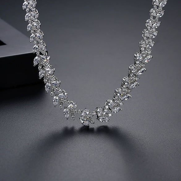 Women's Copper Leaf Pendant Necklace With Zircon Inlay Electroplated Floral Fashion Jewelry