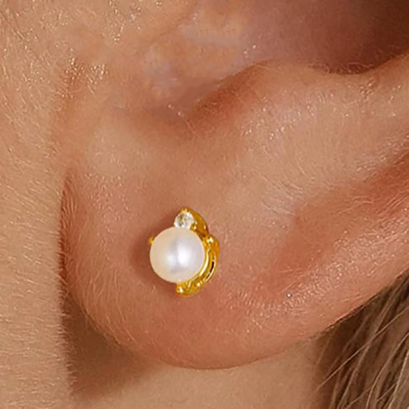 Women's Copper Pearl Geometric Earrings With Electroplated Finish Simple Versatile Fashion Jewelry
