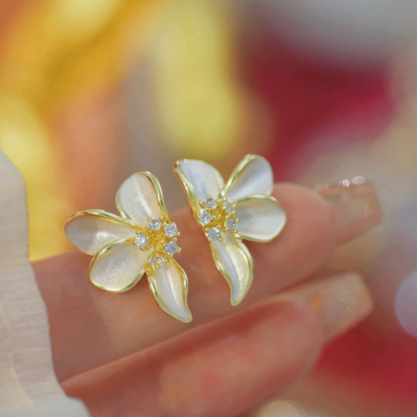 Women's Copper Resin Flower Petal Earrings With Zircon Flower Stamen Design Romantic Light Luxury Floral Earrings
