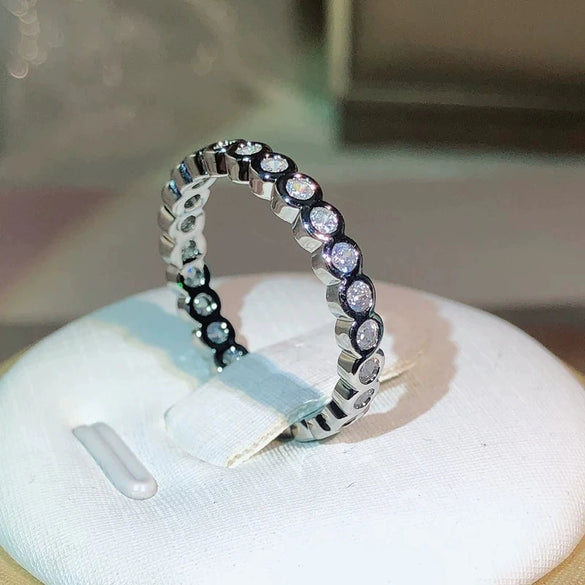 Women's Copper Round Ring With Geometric Design And Inlaid Zircon