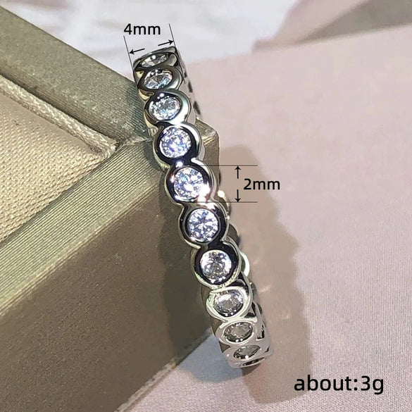 Women's Copper Round Ring With Geometric Design And Inlaid Zircon