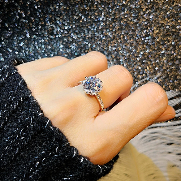 Women's Copper Zircon Flower Ring Simple Light Luxury Imitation Moissanite Style Engagement Wedding Jewelry