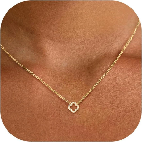 Women's Copper Zircon Four Leaf Clover Necklace Geometric Pendant With O Shaped Chain Electroplated Minimalist Fashion Jewelry