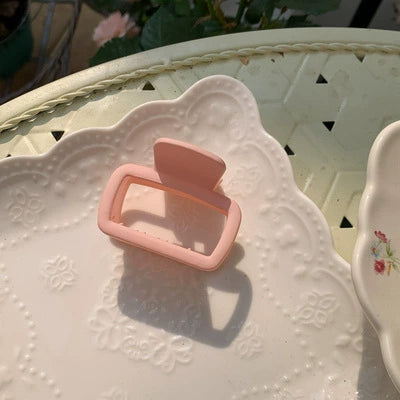 Women's Cream Color Square Hair Grab Clip With Baking Paint Spring And Summer Allmatch Hair Accessory
