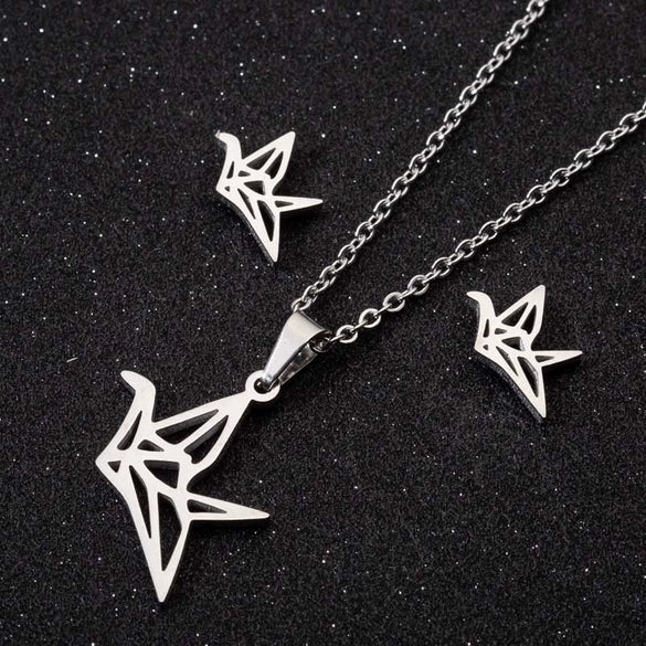 Women's Crown Pattern Stainless Steel Necklace And Earrings Set With Electroplated Finish And O Chain Design
