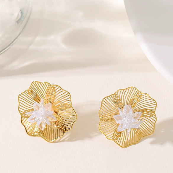 Women's 3D Flower Crystal Earrings With Environmentally Friendly Electroplated Metal Elegant Fairy Inspired Design