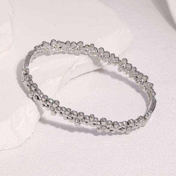 Women's Daisy Floral Stainless Steel Bracelet With Rhinestone Accents And Gold Plated Clasp Elegant Sweet Jewelry
