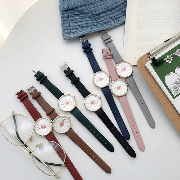 Women's Daisy Watch Alloy Case Ordinary Glass Mirror 3D Relief Simple Elegant Leisure Style