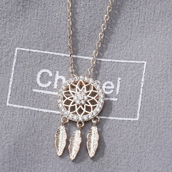 Women's Dream Catcher Leaf Pendant Necklace In Environmental Protection Copper With Cross Chain Light Luxury Minimalist Jewelry
