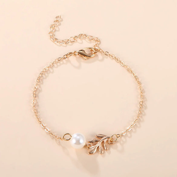 Women's Electroplated Alloy Bracelet With Imitation Pearl And Leaf Chain Geometric Floral Light Luxury Style