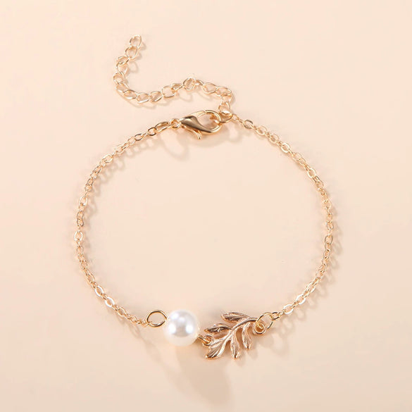 Women's Electroplated Alloy Bracelet With Imitation Pearl And Leaf Chain Geometric Floral Light Luxury Style