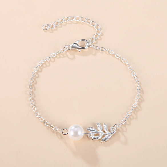 Women's Electroplated Alloy Bracelet With Imitation Pearl And Leaf Chain Geometric Floral Light Luxury Style
