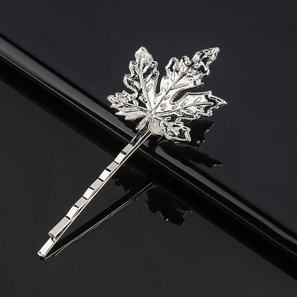 Women’s Electroplated Alloy Hair Clip With Bee Leaf And Ocean Shell Motifs For Side Bang Styling