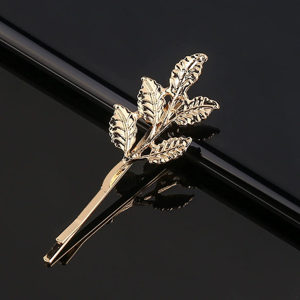 Women’s Electroplated Alloy Hair Clip With Bee Leaf And Ocean Shell Motifs For Side Bang Styling