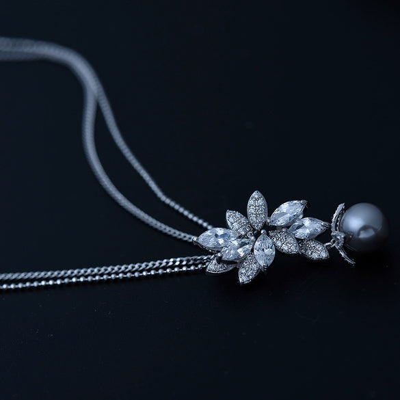 Women's Electroplated Copper Flower Pendant Necklace With Shell Pearl And Zircon Accents