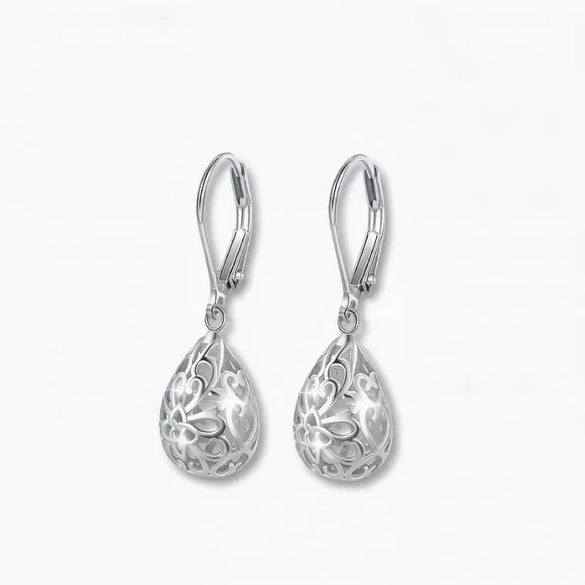 Women's Electroplated Copper Hollow Heart Drop Pendant Earrings With Glossy Three Dimensional Design And Elegant Literary Style