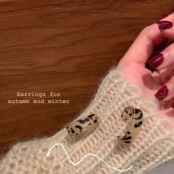 Women's Elegant Fashionable Ear Studs With Pearl Mango Shape Alloy Material Electroplating Treatment And Bow Pattern