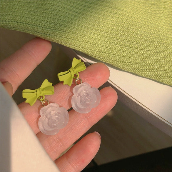 Women's Elegant Fashionable Ear Studs With Pearl Mango Shape Alloy Material Electroplating Treatment And Bow Pattern