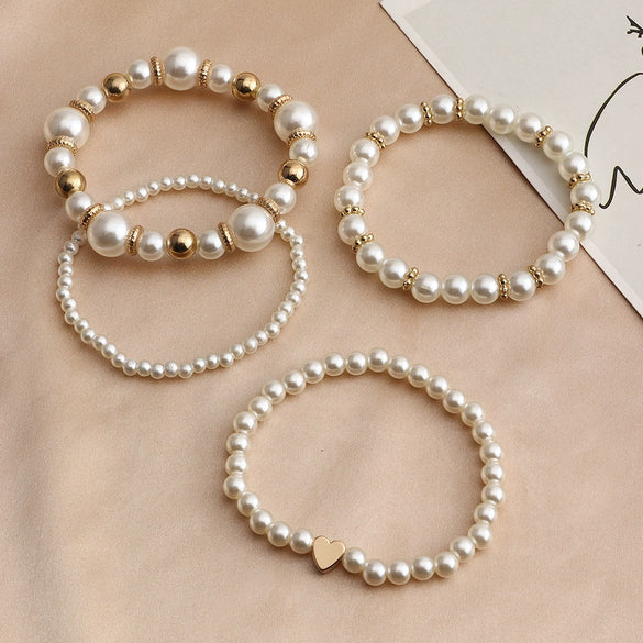 Women's Elegant Faux Pearl Bracelet With Love Charm Simple Fashion Resin Jewelry Accessory