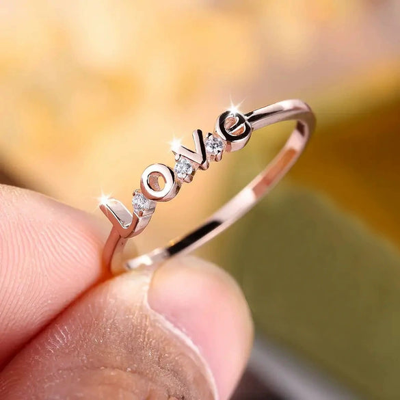 Women's Elegant Geometric Copper Ring With Microinlaid Zirconia