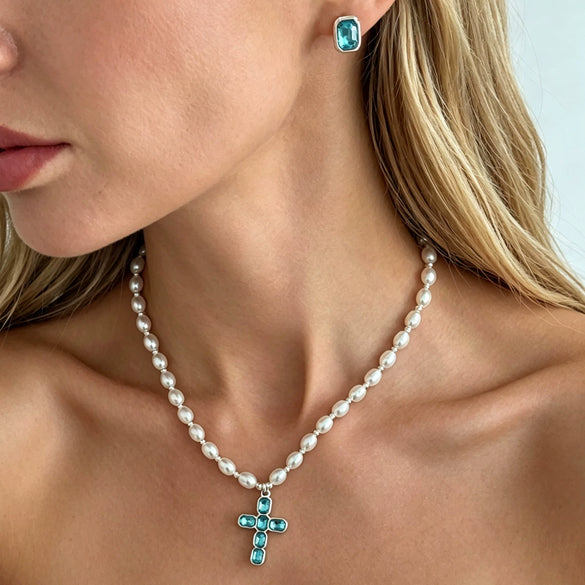 Women's Elegant Geometric Imitation Pearl Beaded Pendant Necklace With Alloy Cross Charm And Lobster Clasp