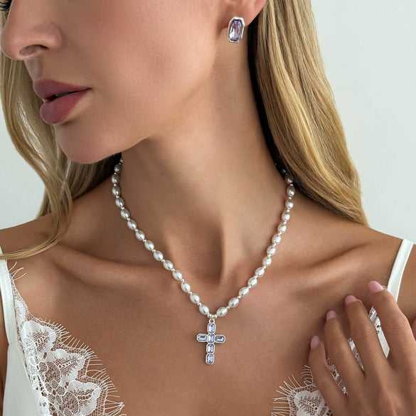 Women's Elegant Geometric Imitation Pearl Beaded Pendant Necklace With Alloy Cross Charm And Lobster Clasp