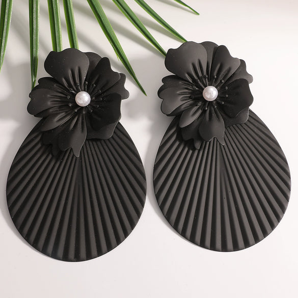 Women's Exaggerated Flower Stud Earrings In Alloy With Painted Finish And Stainless Steel Posts Retro Fashion Jewelry For Wholesale