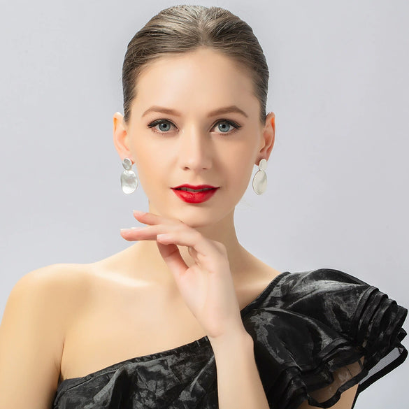Women's Exaggerated Geometric Metal Stud Earrings Fashionable Statement Jewelry With Versatile Modern Styling