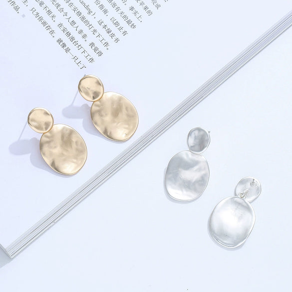 Women's Exaggerated Geometric Metal Stud Earrings Fashionable Statement Jewelry With Versatile Modern Styling
