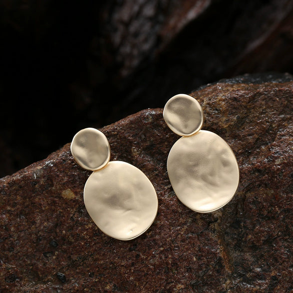 Women's Exaggerated Geometric Metal Stud Earrings Fashionable Statement Jewelry With Versatile Modern Styling