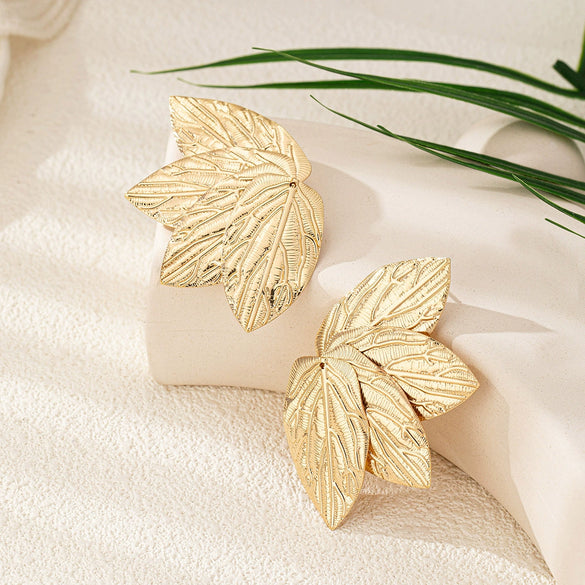 Women’s Exaggerated Leaf Drop Earrings In Alloy With Electroplated Finish And Botanical Statement Design