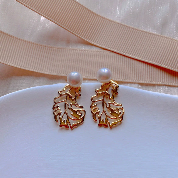 Women's Exotic 925 Silver Needle Natural Freshwater Pearl Alien Shape Earrings