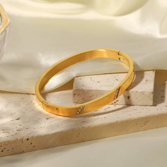 Women's Fashion Allmatch Stainless Steel Bracelet With 18K Gold Twill Inlaid White Zircon And Geometric Design