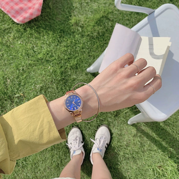 Women's Fashion Alloy Band Round Dial Quartz Bracelet Watch