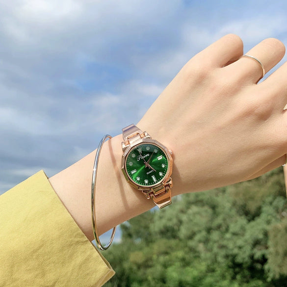 Women's Fashion Alloy Band Round Dial Quartz Bracelet Watch