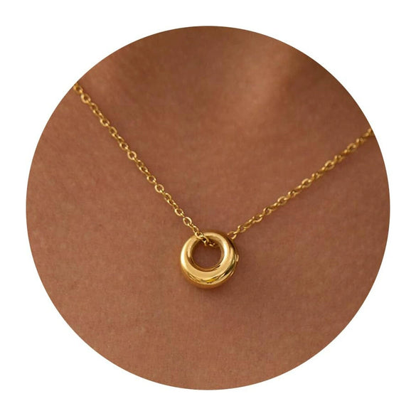 Women's Fashion Brass Geometric Conch And Star Pendant Necklace With Electroplated Clavicle Chain