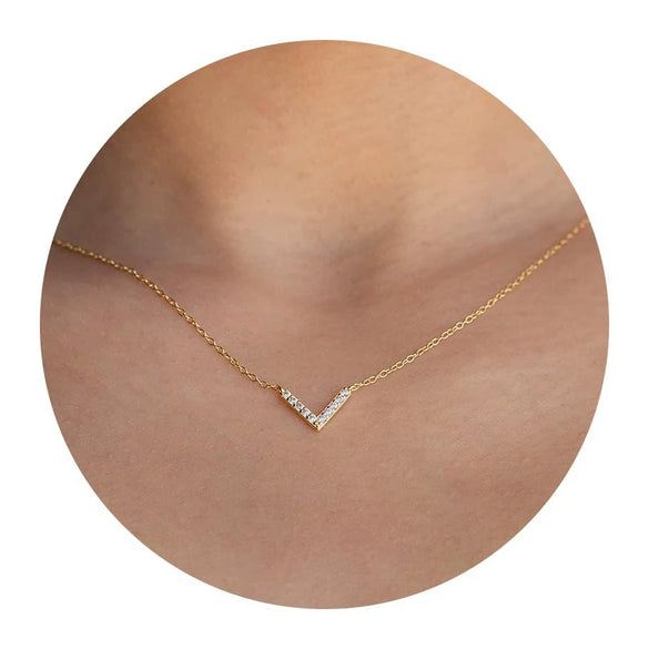 Women's Fashion Brass Geometric Conch And Star Pendant Necklace With Electroplated Clavicle Chain