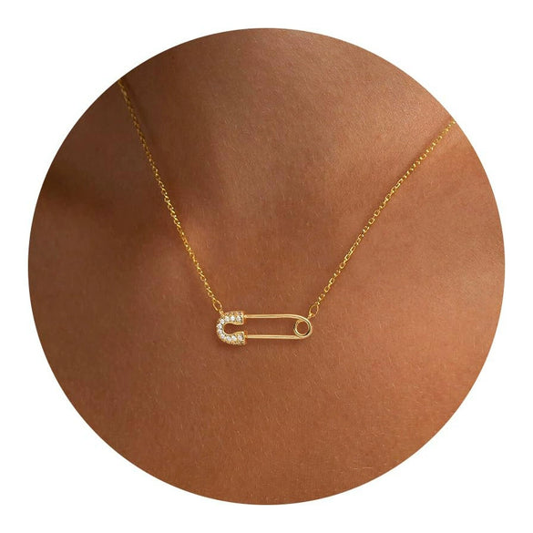 Women's Fashion Brass Geometric Conch And Star Pendant Necklace With Electroplated Clavicle Chain