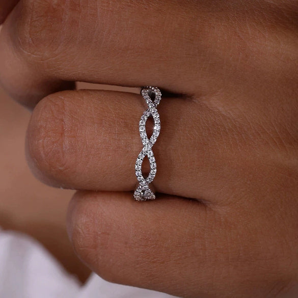 Women's Fashion Elegant Copper Geometric Hollow Line Ring With Zirconia Simple Classic Jewelry