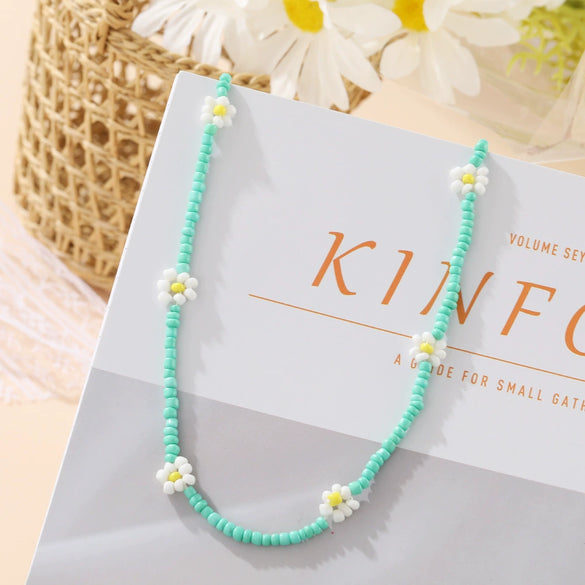 Women's Fashion Exquisite Beaded Necklace With Glass Glazed Beads And Artificial Crystal Pendant In Flower Shape Seiko Processed