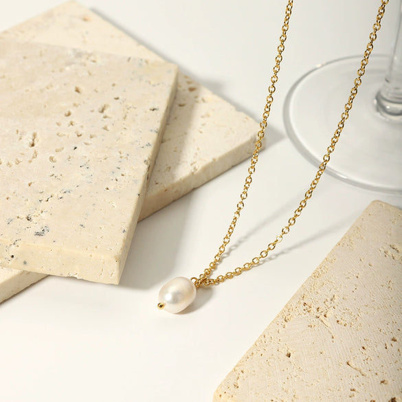 Women's Fashion Fresh Water Pearl Pendant Clavicle Chain Jewelry In Geometric Style Made Of Stainless Steel With Pvdp Furnace Real Gold Treatment
