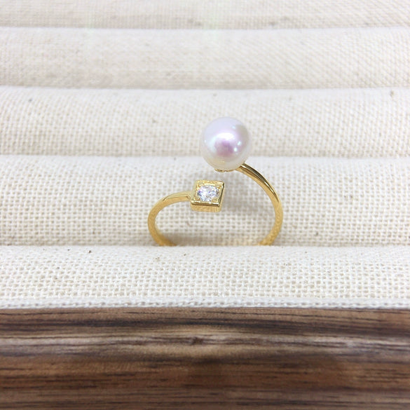 Women's Fashion Freshwater Pearl Ring In S925 Sterling Silver Round Shape