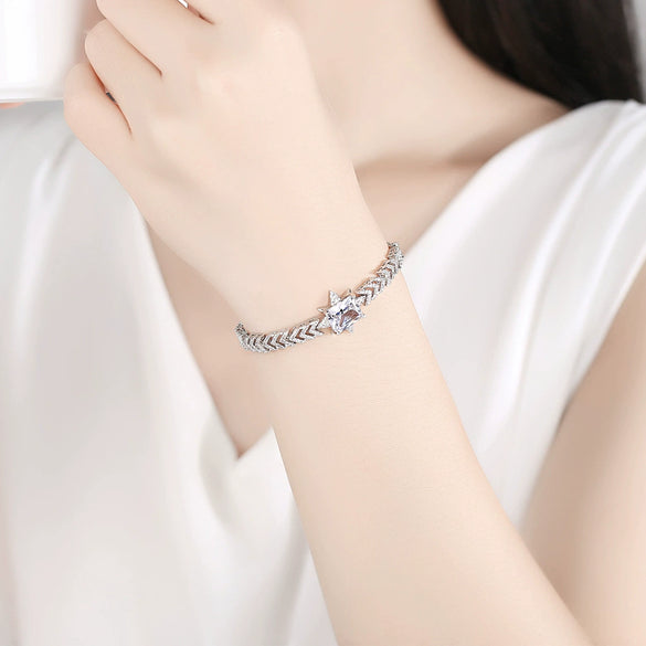 Women's Fashion Geometric Copper Bracelet With Zircon Inlay And Gold Electroplated Finish