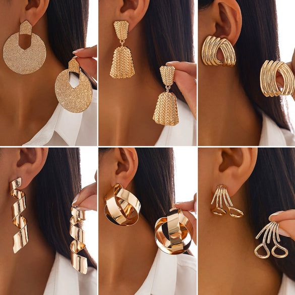 Women's Fashion Geometric Exaggerated Striped Alloy Electroplated Irregular Earrings
