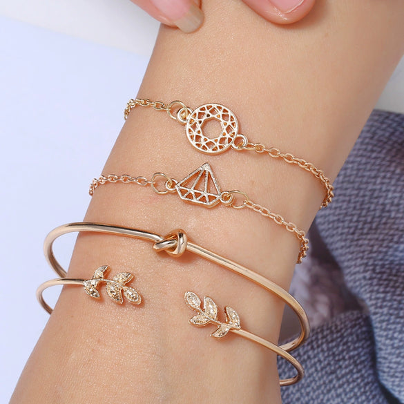 Women's Fashion Geometric Hollow Alloy Bracelet With Electroplated Metal Finish Uninlaid Gem Style Bracelet