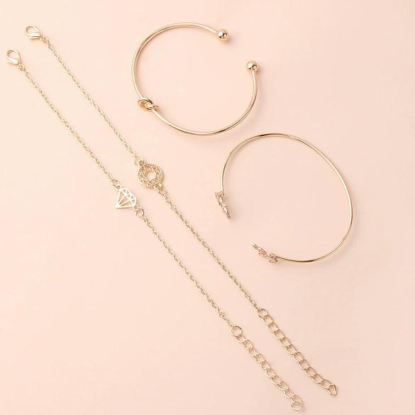 Women's Fashion Geometric Hollow Alloy Bracelet With Electroplated Metal Finish Uninlaid Gem Style Bracelet